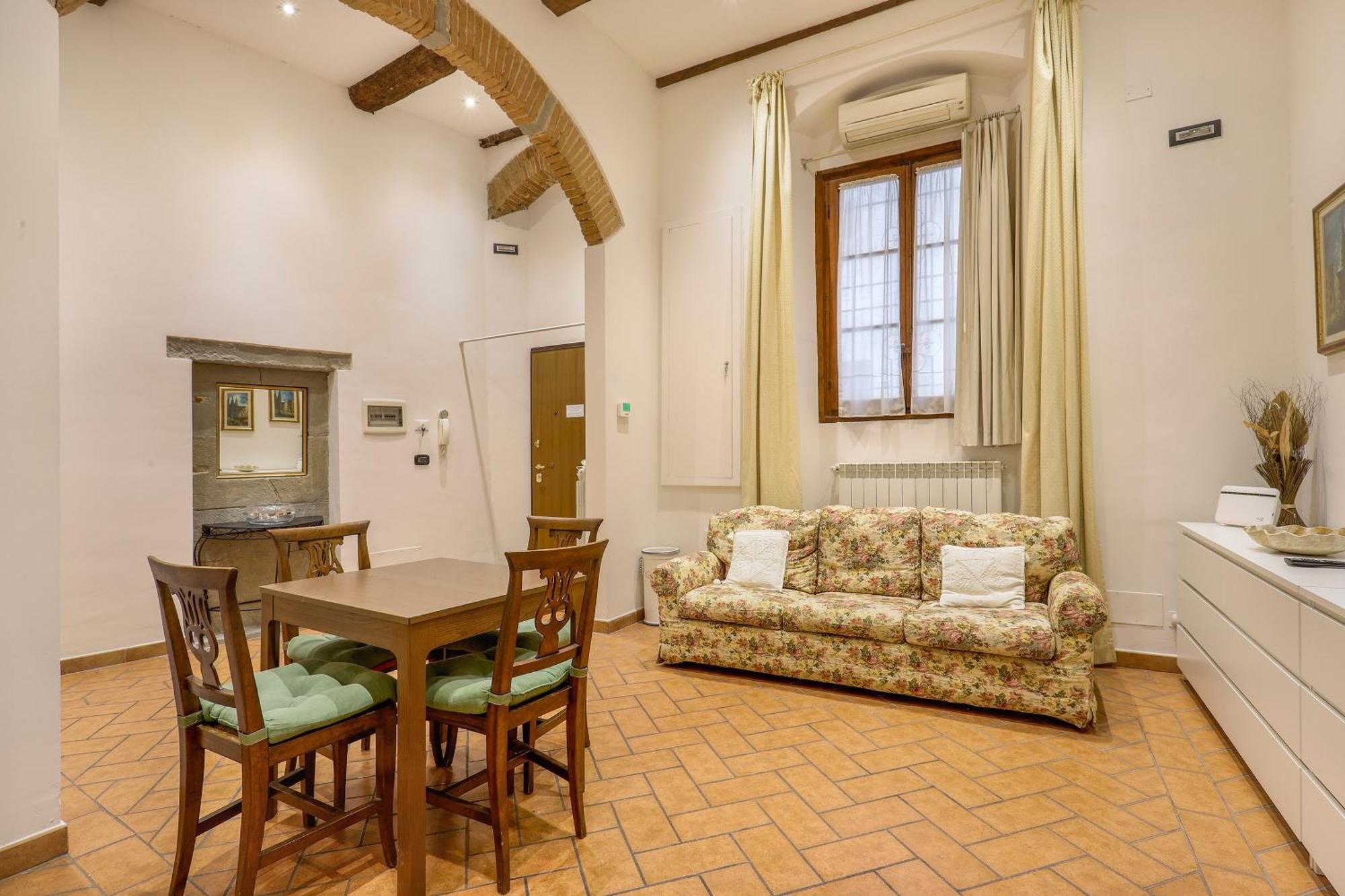 Ground Floor * Florencia